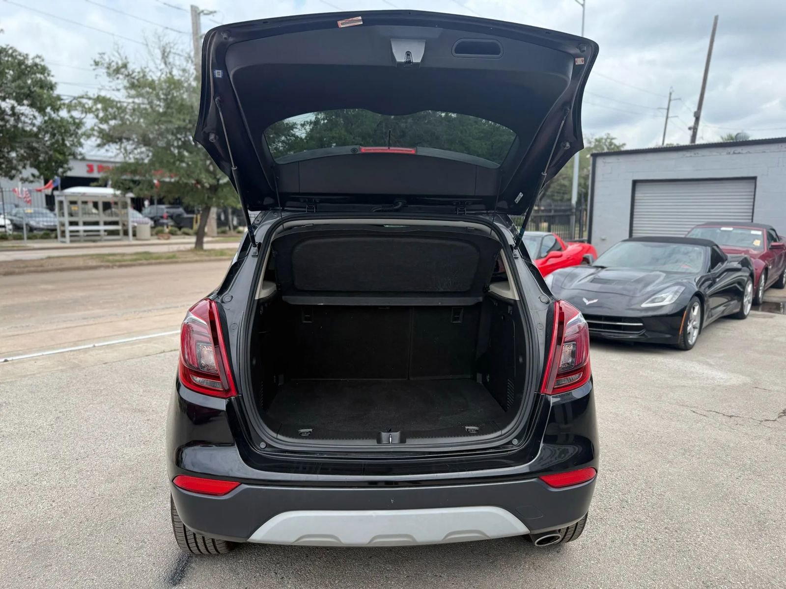 Used 2018 Buick Encore Preferred image 28