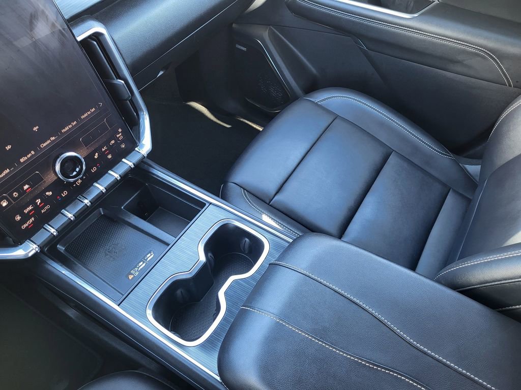 Used 2024 GMC Acadia Elevation image 15