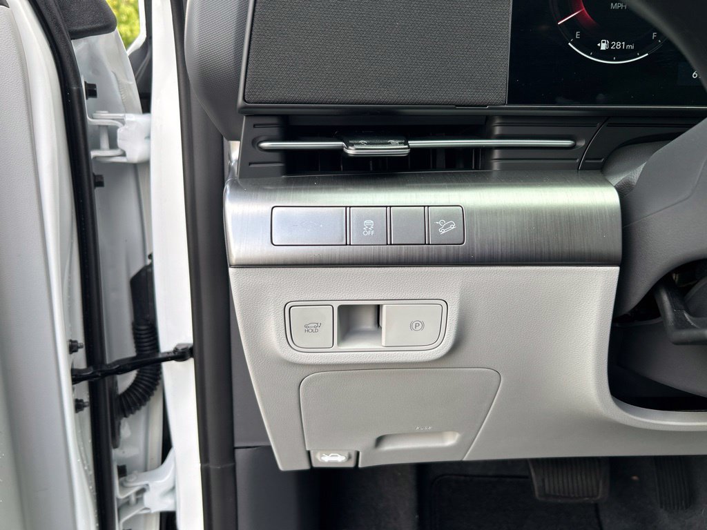 Used 2026 Hyundai Kona Limited FWD image 24