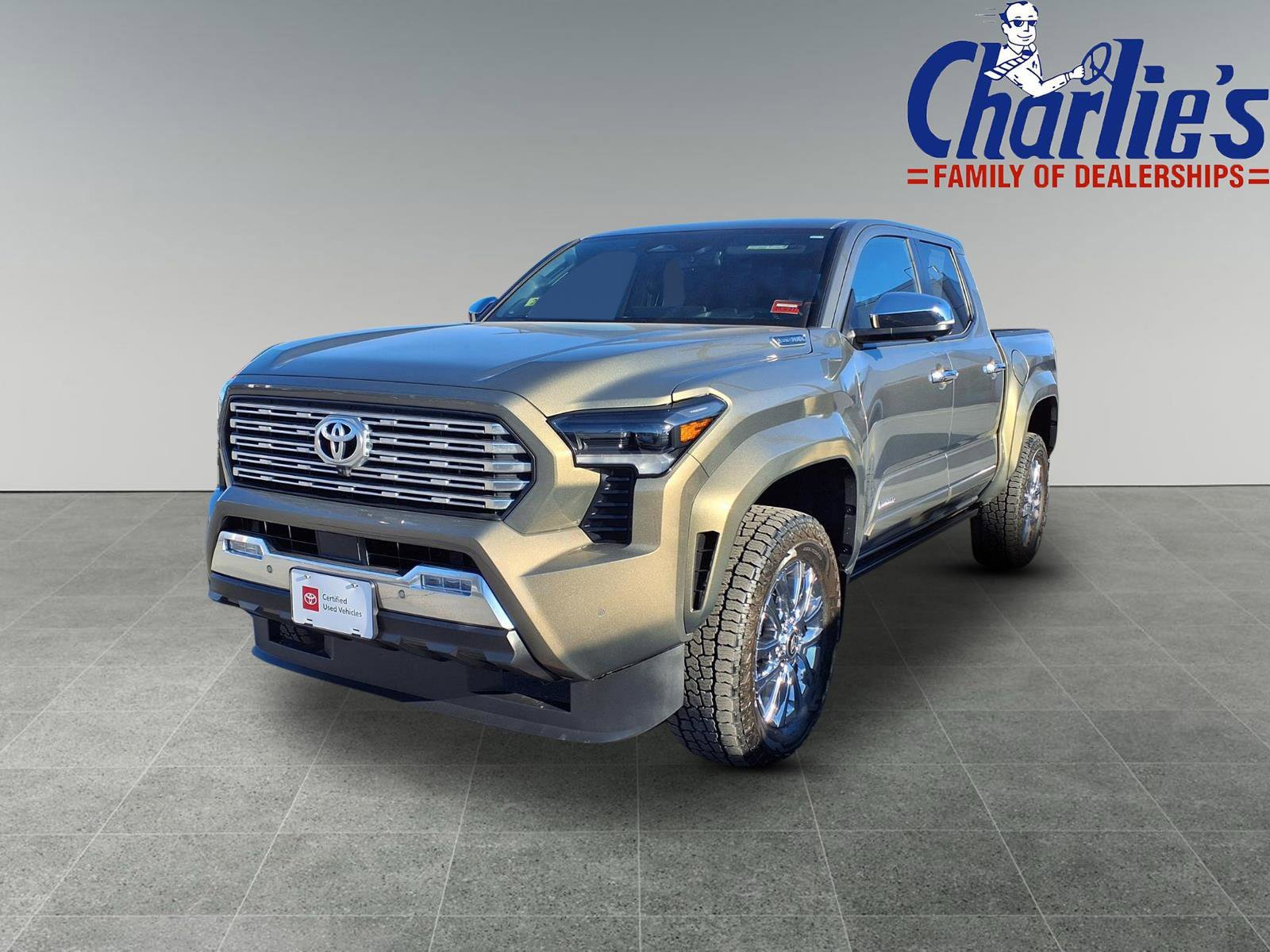 Certified 2025 Toyota Tacoma Limited AWD/4WD image 1