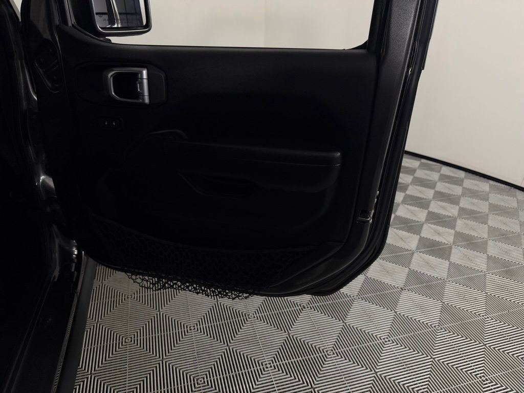 Used 2023 Jeep Wrangler Unlimited w/ Cold Weather Group AWD/4WD image 33