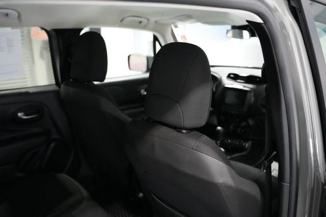 Used 2019 Jeep Renegade Altitude w/ Quick Order Package 2XM AWD/4WD image 18