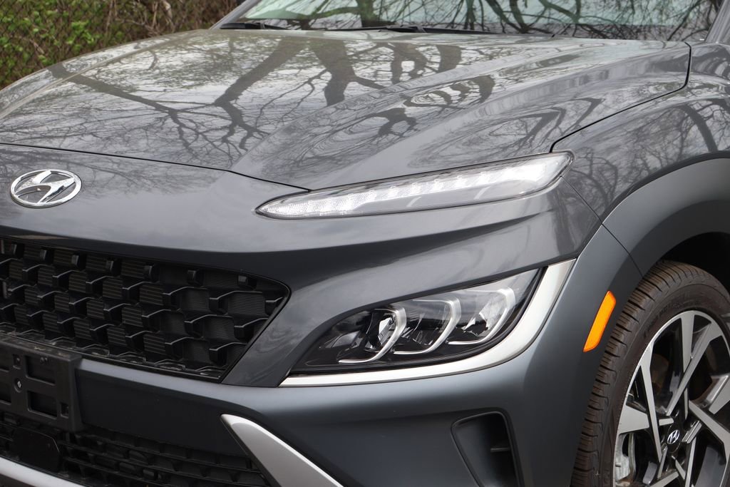 Used 2023 Hyundai Kona Limited w/ Cargo Package FWD image 3