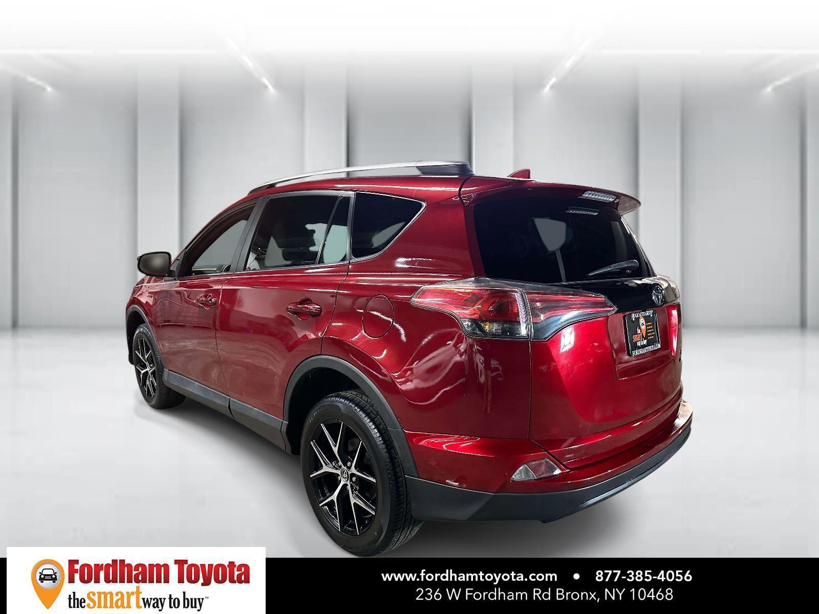 Used 2018 Toyota RAV4 SE w/ Power Extra Value Package image 6