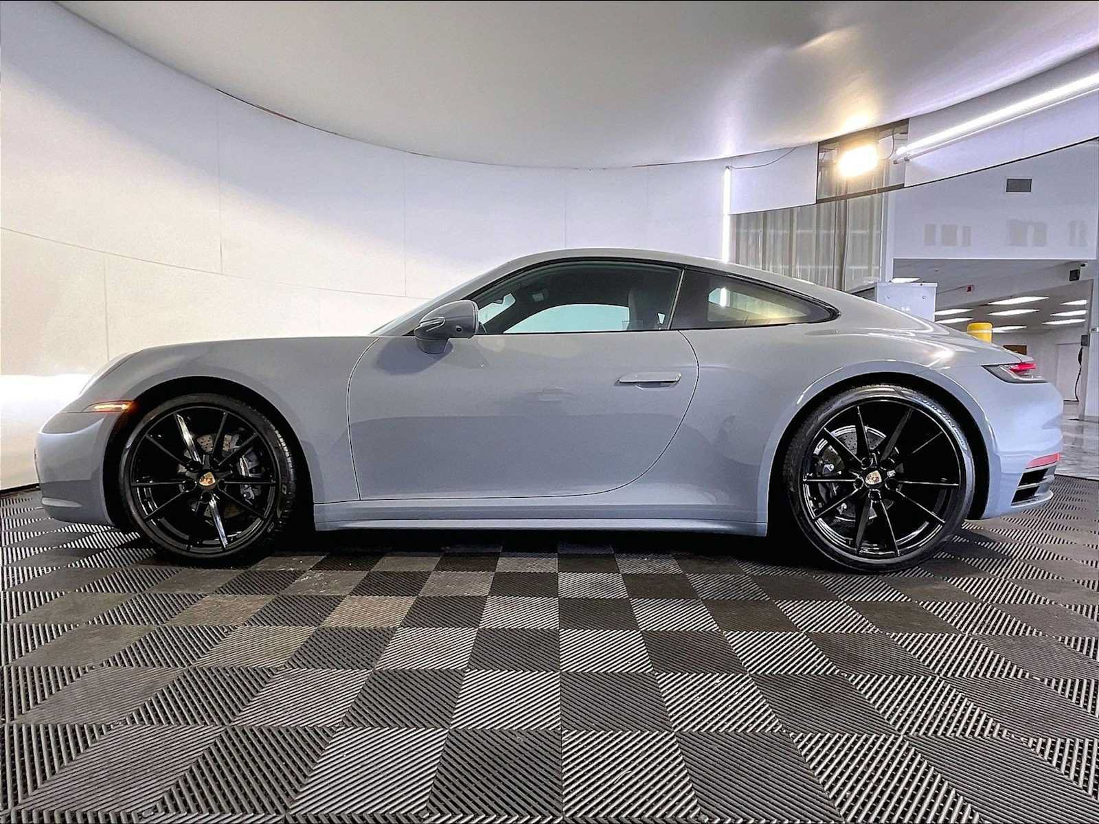 Certified 2024 Porsche 911 Carrera RWD image 2