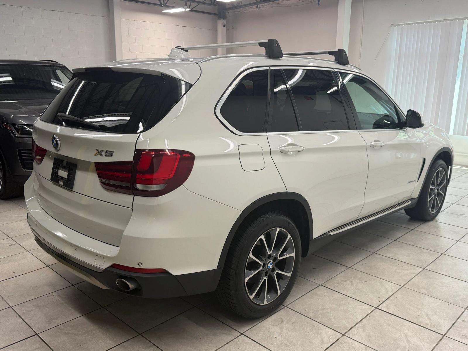 Used 2015 BMW X5 xDrive35d AWD/4WD image 9