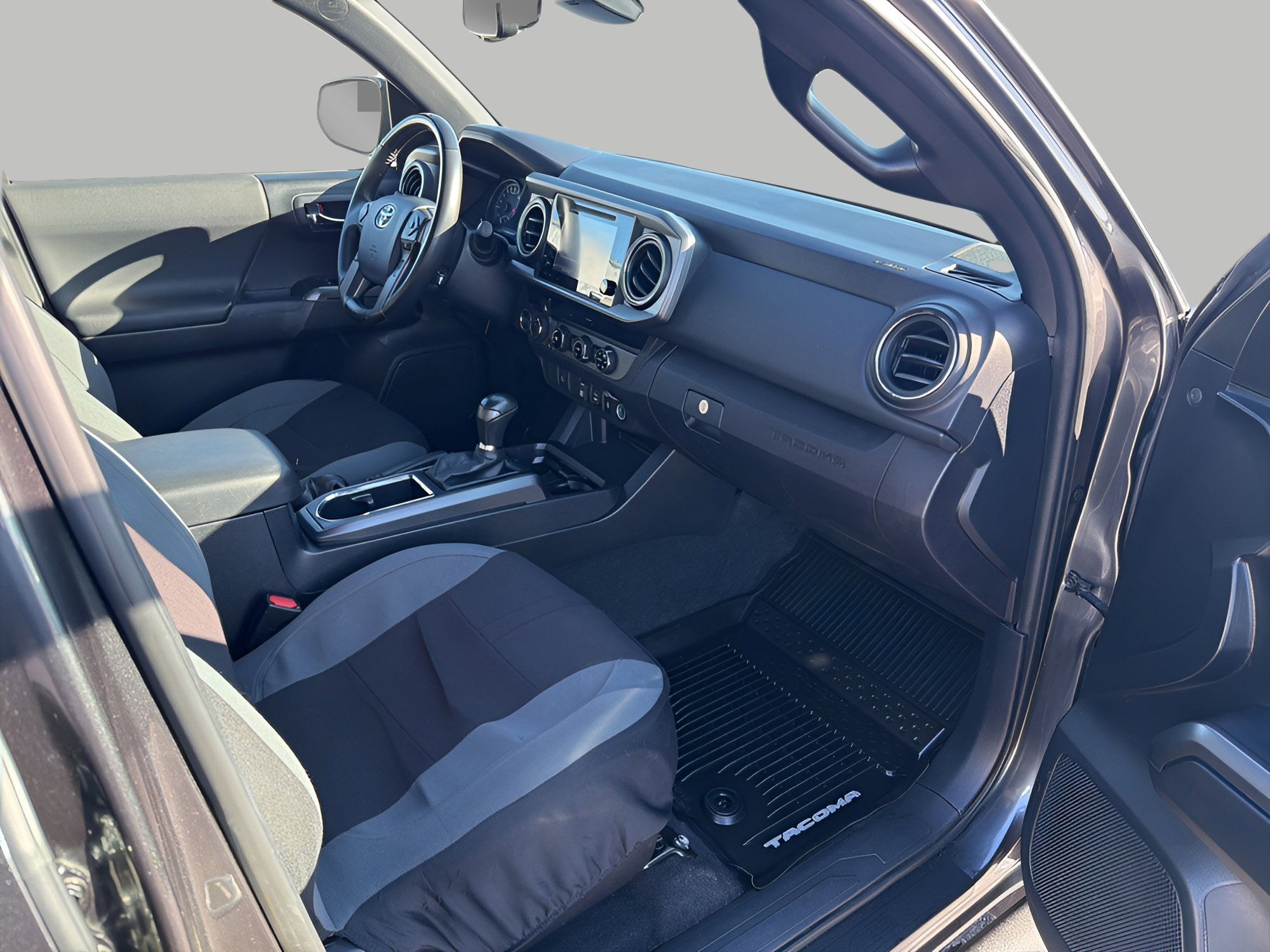 Used 2018 Toyota Tacoma TRD Sport image 11