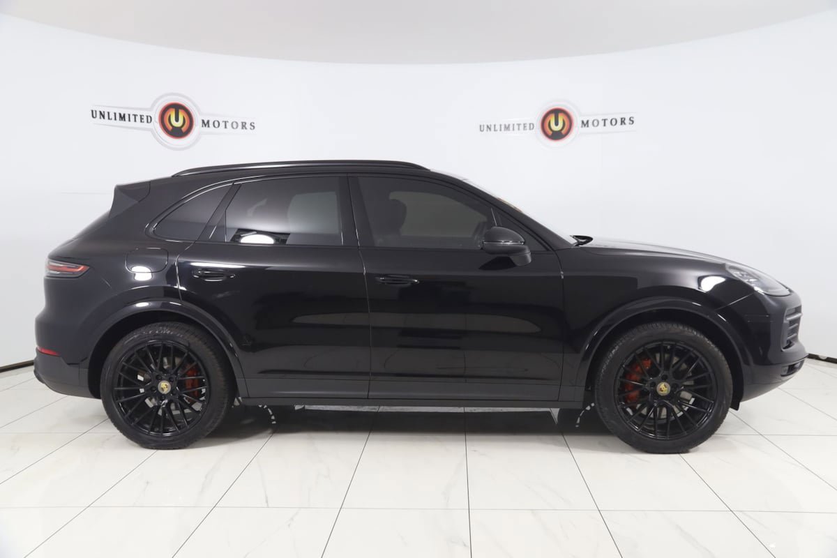 Used 2022 Porsche Cayenne AWD/4WD image 2