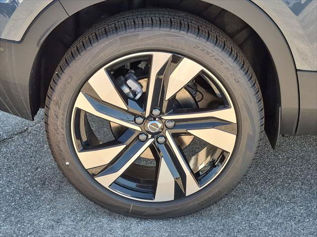 New 2026 Volvo XC40 B5 Plus w/ Protection Package Premier AWD/4WD image 6