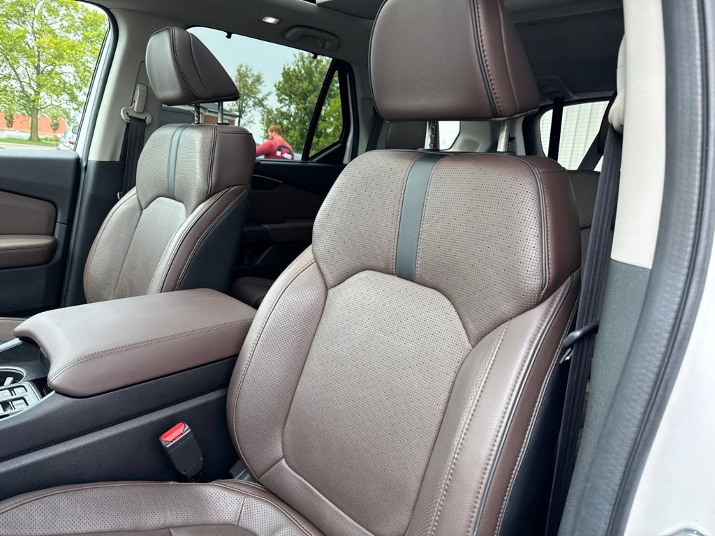 Used 2025 Honda Pilot Elite image 32