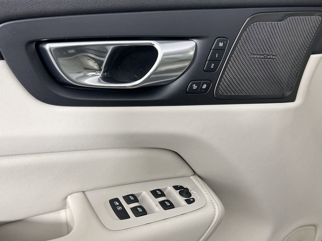 New 2026 Volvo XC60 B5 Ultra w/ Climate Package image 13