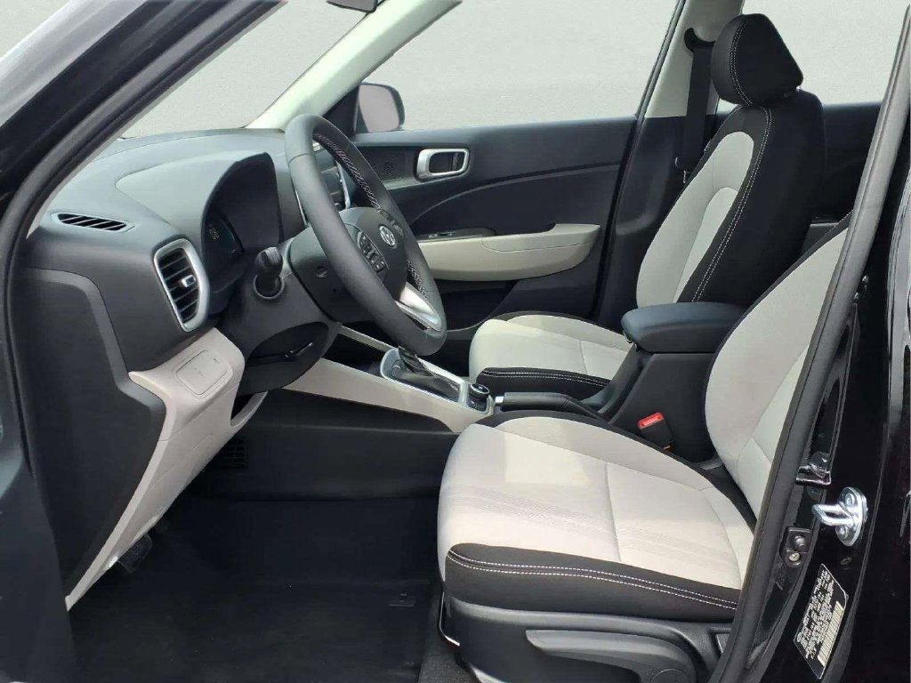 New 2026 Hyundai Venue SEL FWD image 10