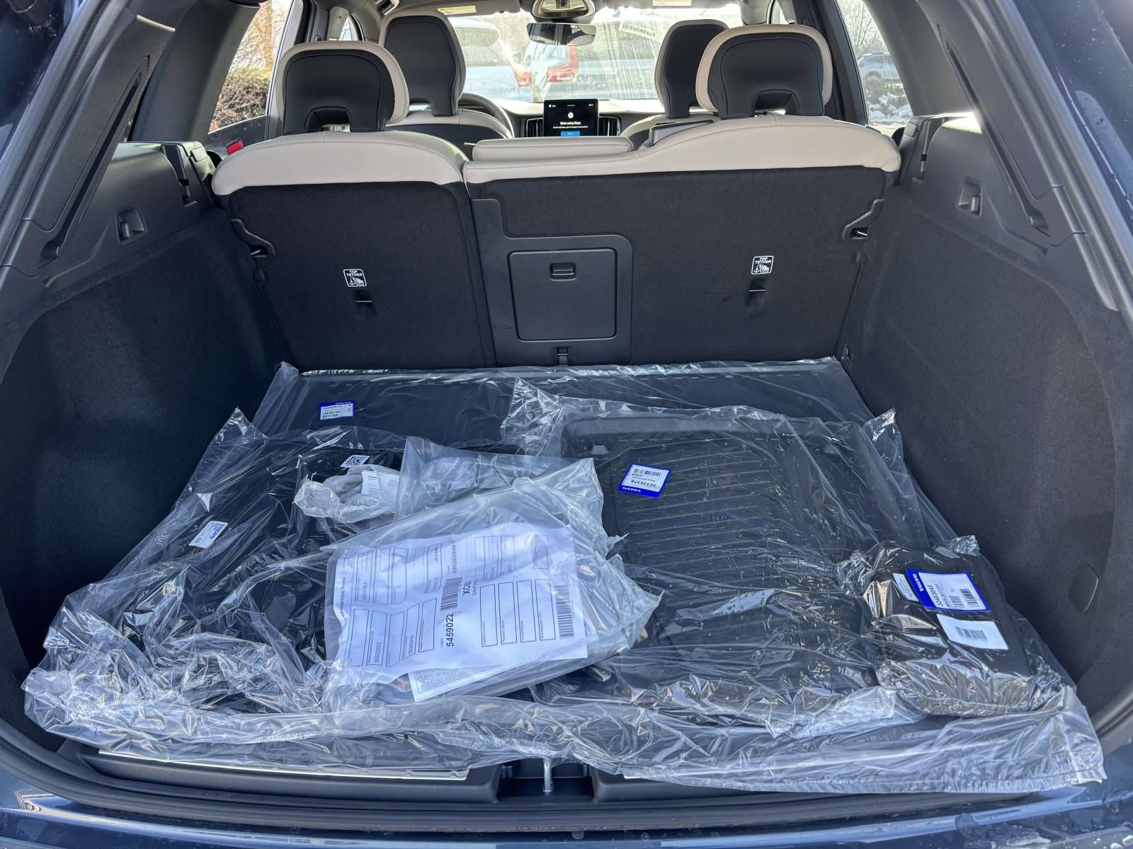 New 2026 Volvo XC60 B5 Plus w/ Protection Package Premier AWD/4WD image 8