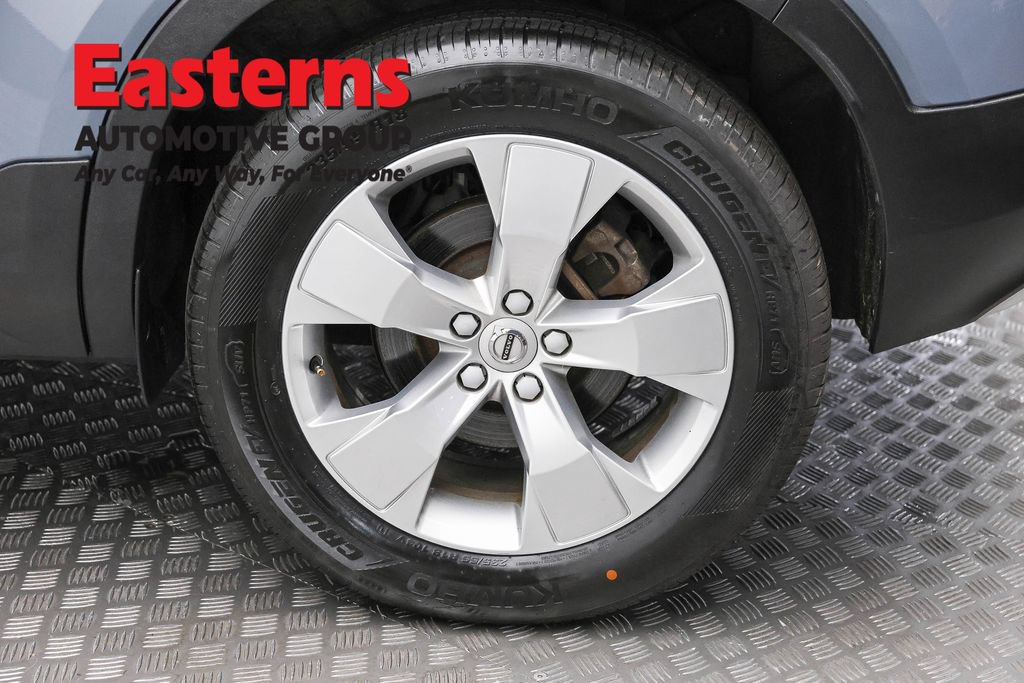 Used 2021 Volvo XC40 T4 Momentum FWD image 8