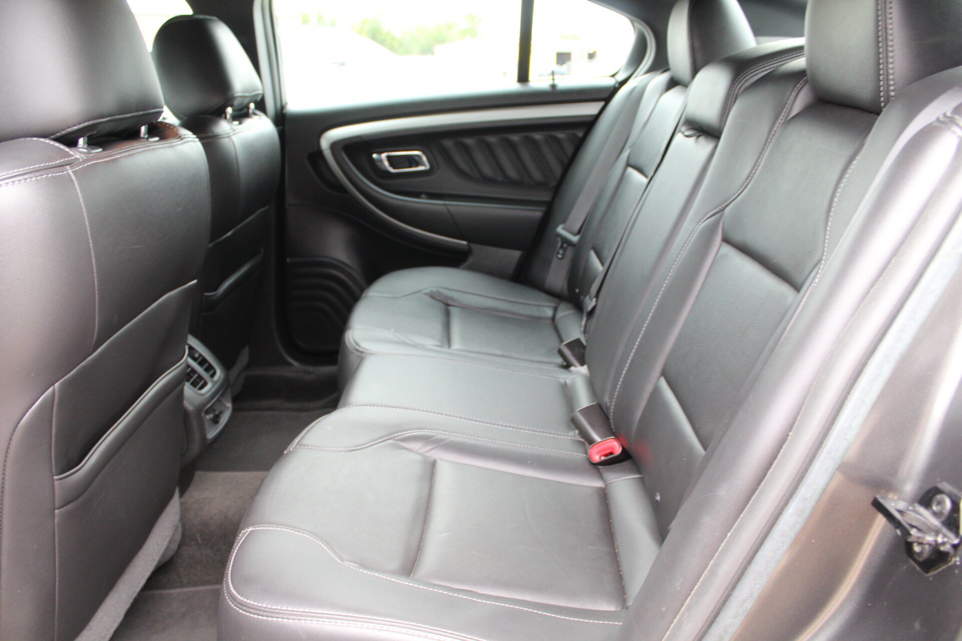 Used 2018 Ford Taurus SEL w/ Equipment Group 201A FWD image 20