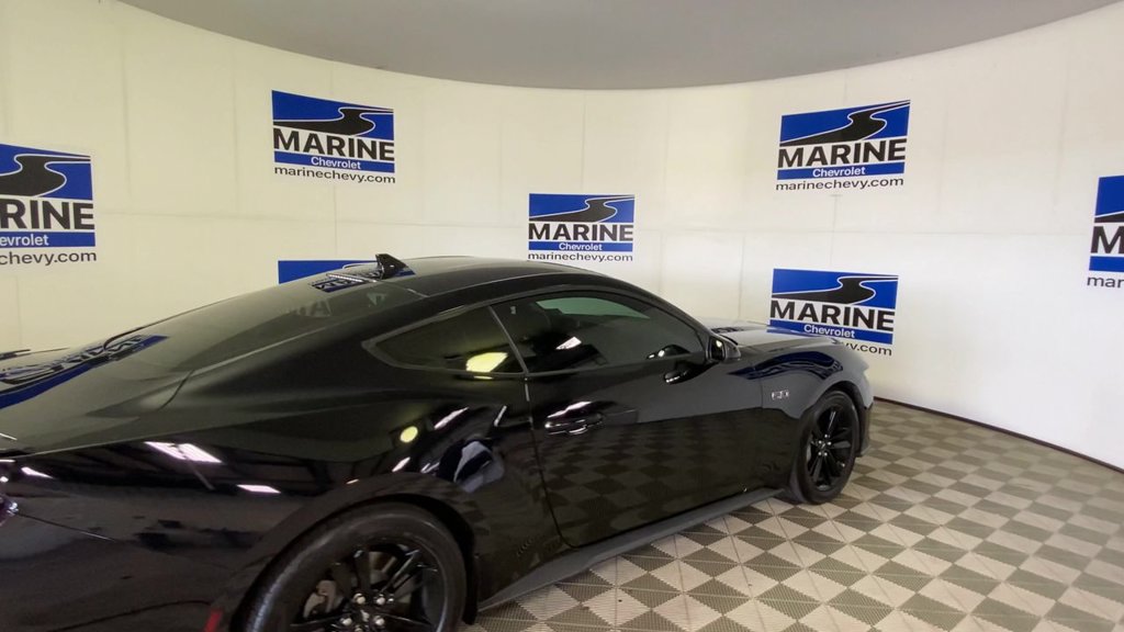 Used 2025 Ford Mustang GT RWD image 2