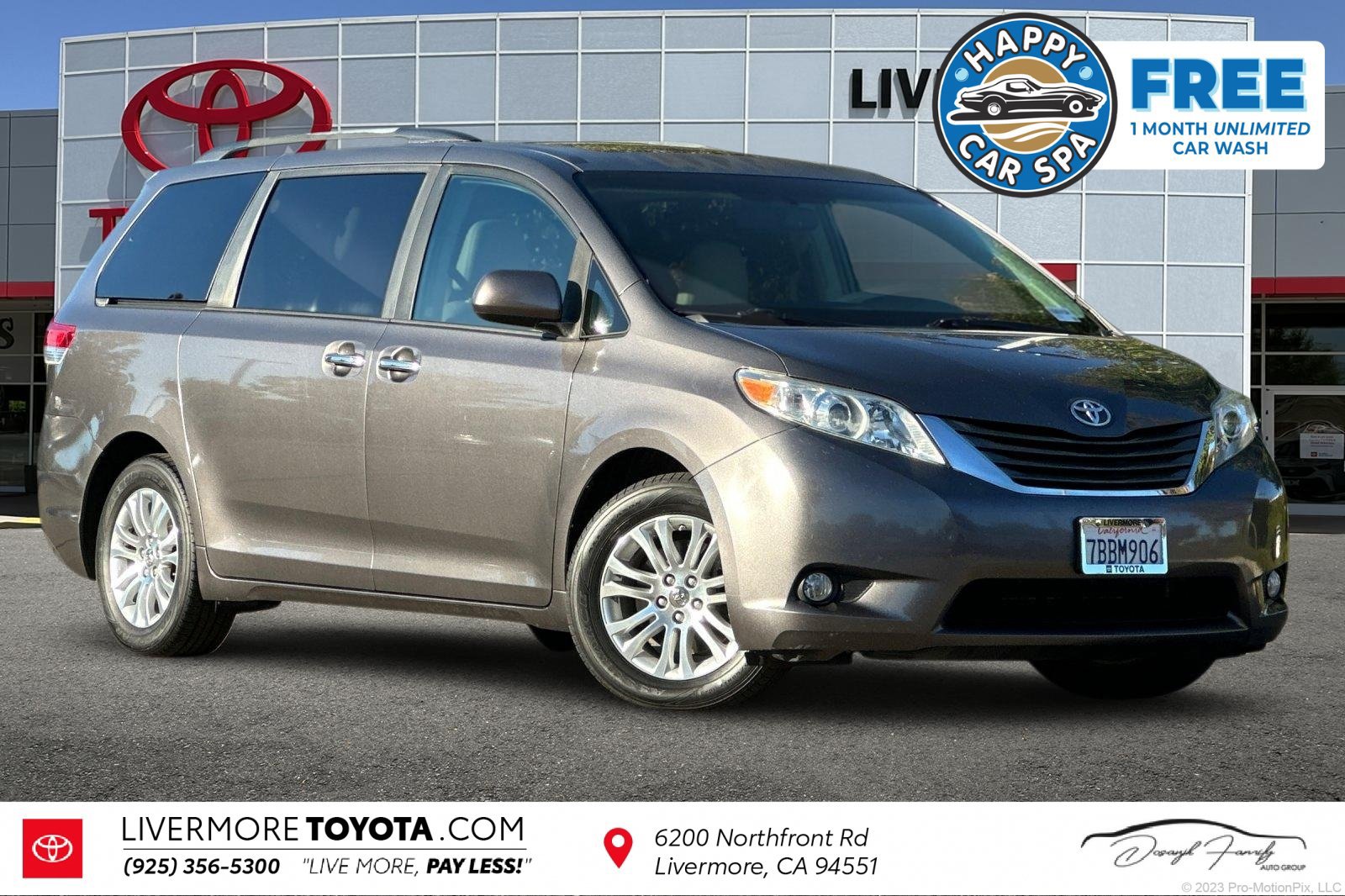 Used 2013 Toyota Sienna XLE w/ Premium Pkg FWD image 1