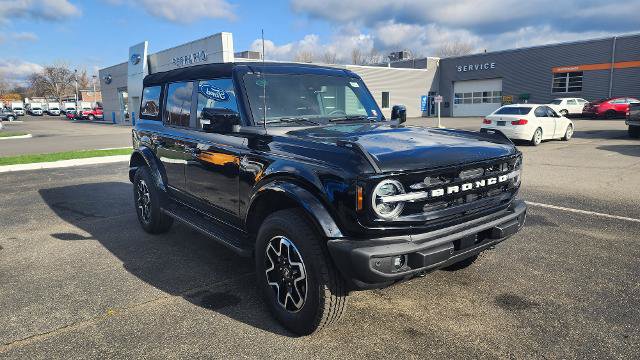 Certified 2023 Ford Bronco Outer Banks AWD/4WD image 1