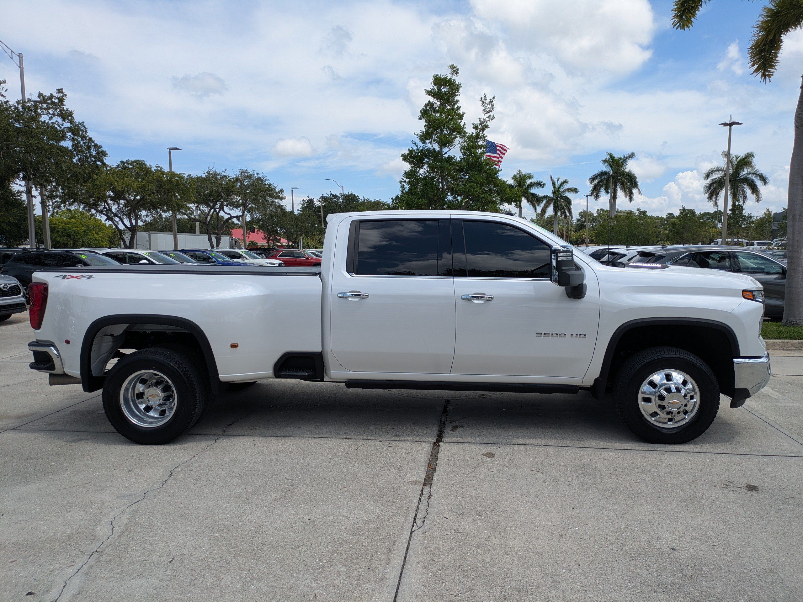 Used 2024 Chevrolet Silverado 3500 LTZ w/ LTZ Plus Package AWD/4WD image 3