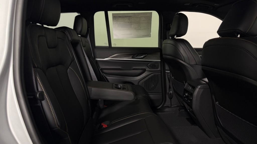New 2026 Jeep Grand Cherokee Limited AWD/4WD image 30