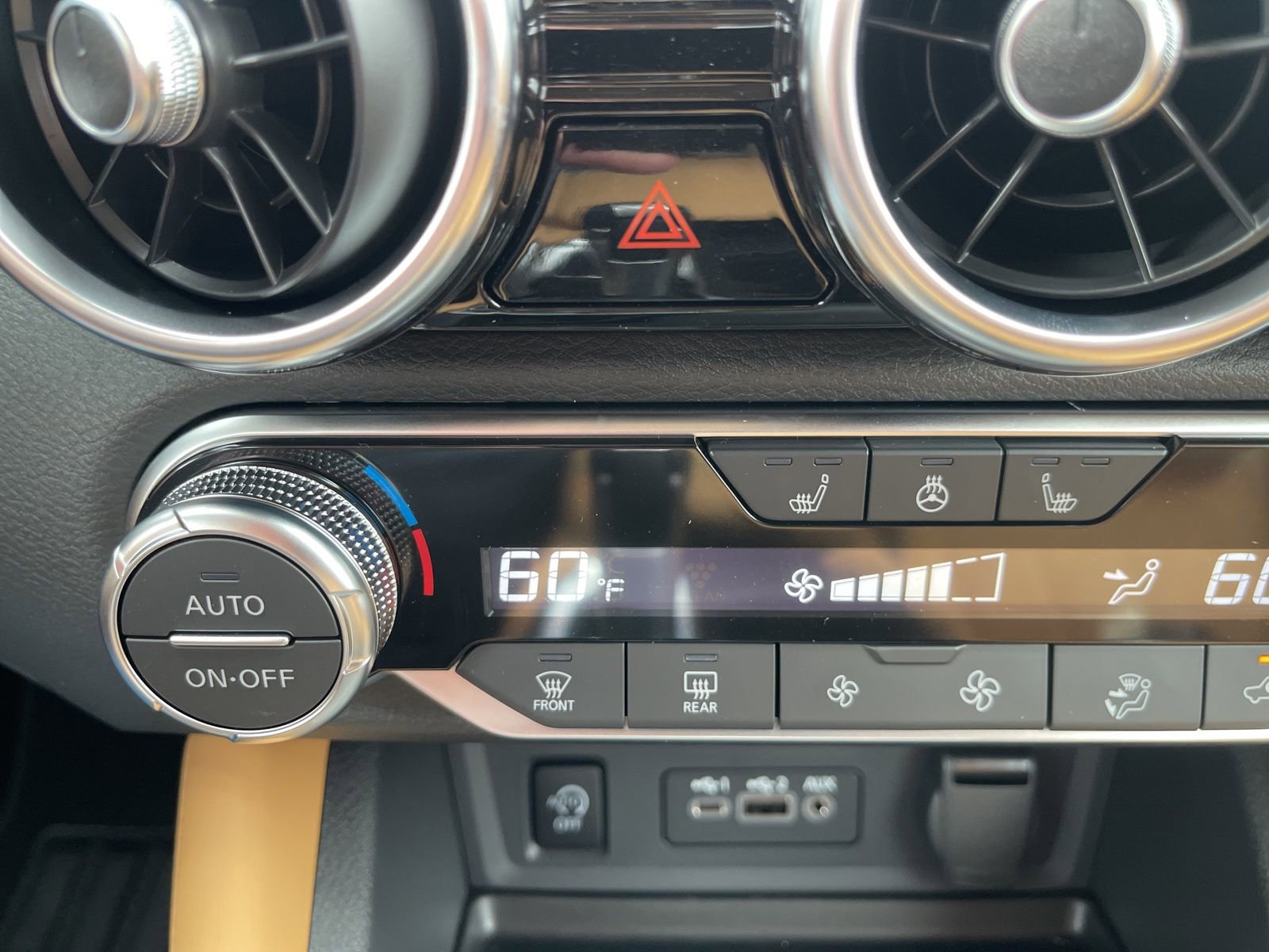 New 2025 Nissan Sentra SV w/ SV Premium Package image 24