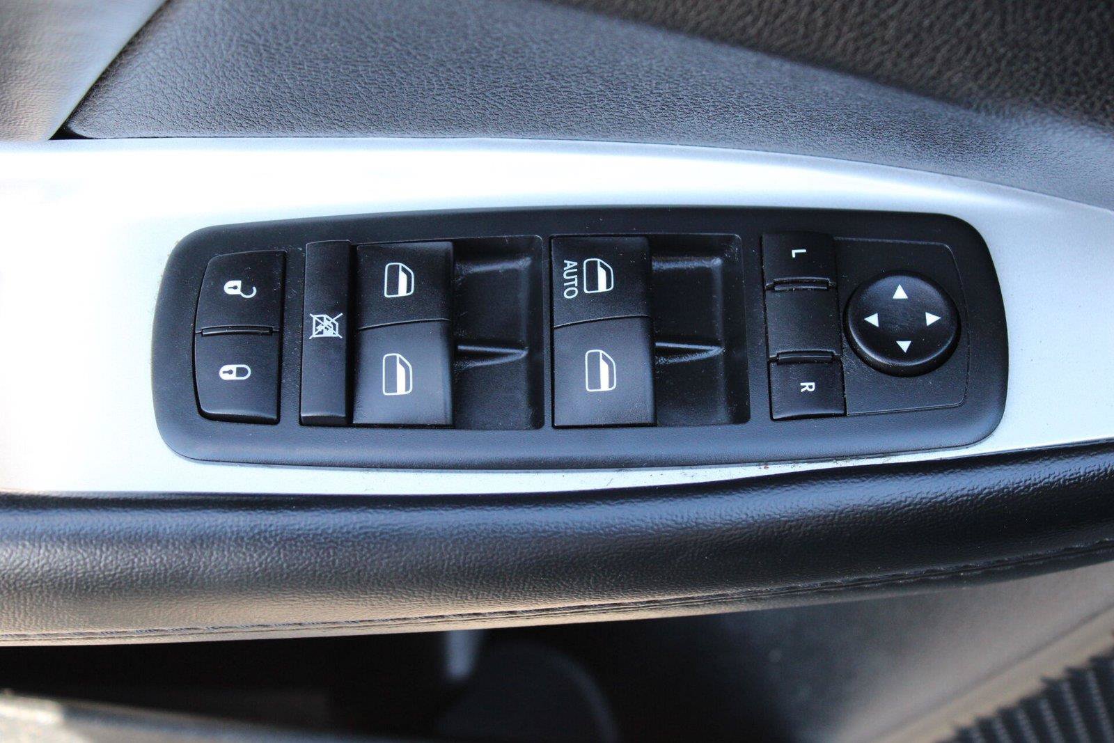 Used 2020 Dodge Journey SE w/ SE Popular Equipment Group FWD image 24