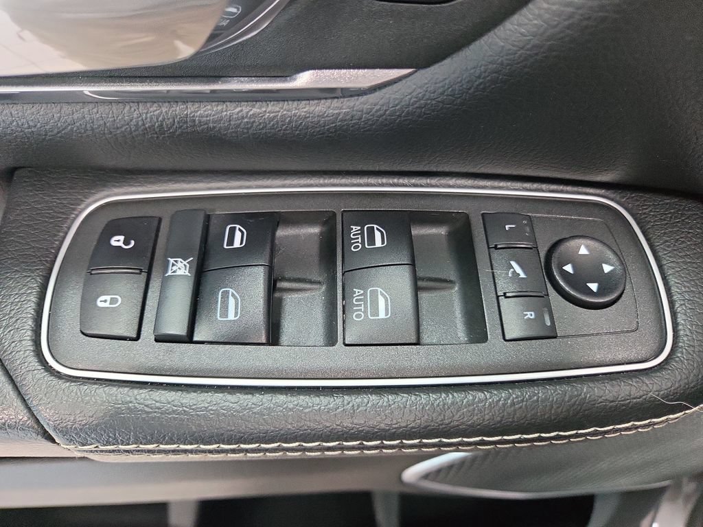 Used 2022 RAM 1500 Laramie AWD/4WD image 33