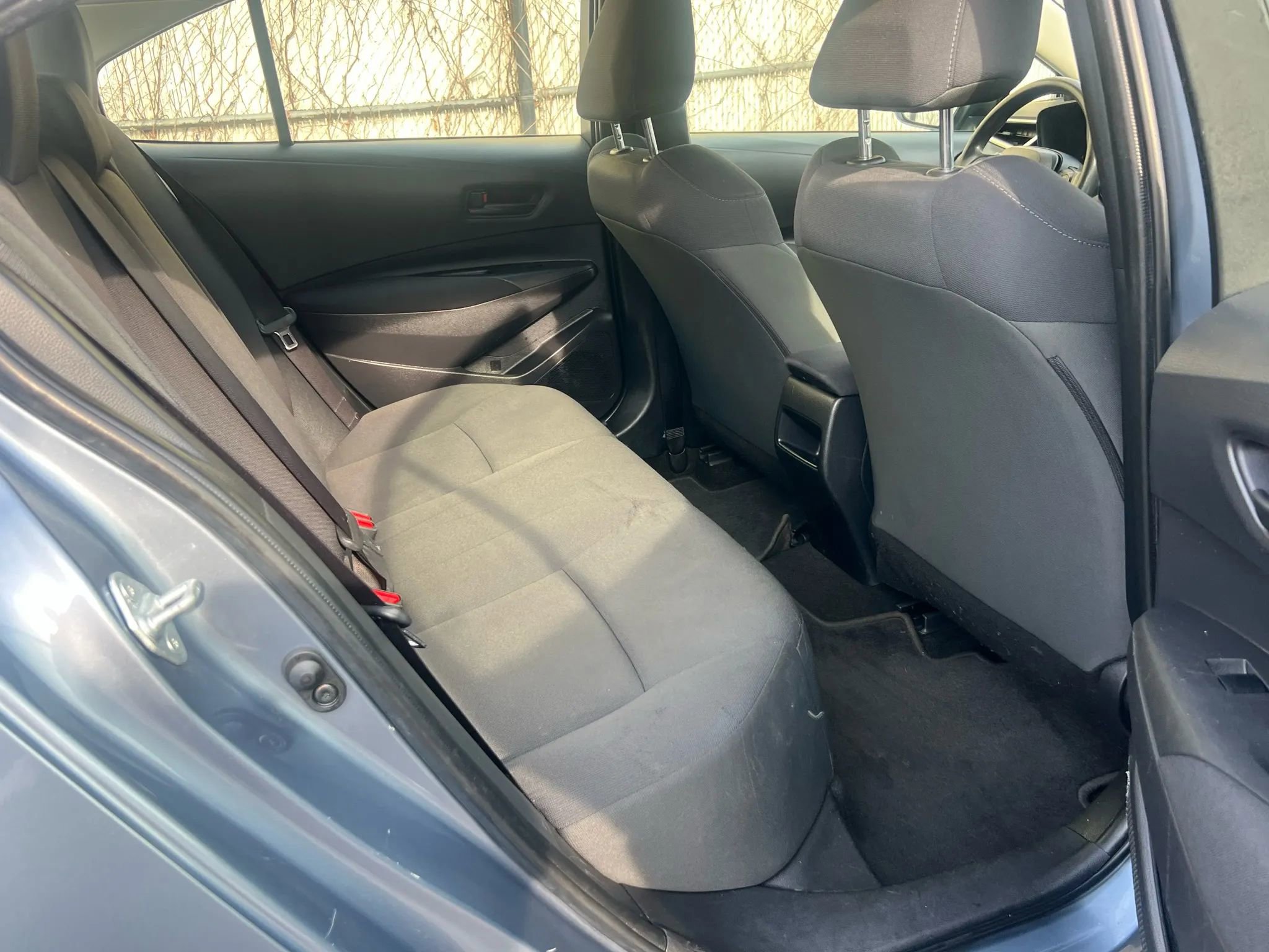 Used 2022 Toyota Corolla LE image 28