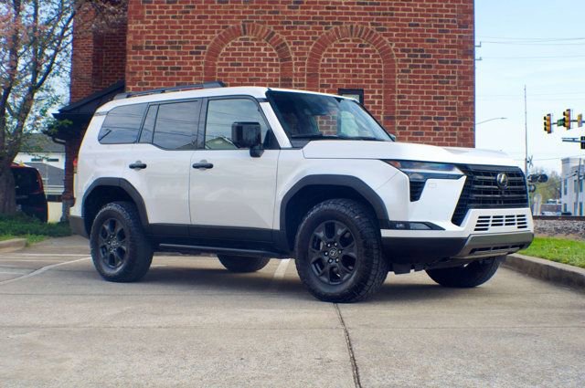 Used 2024 Lexus GX 550 image 3