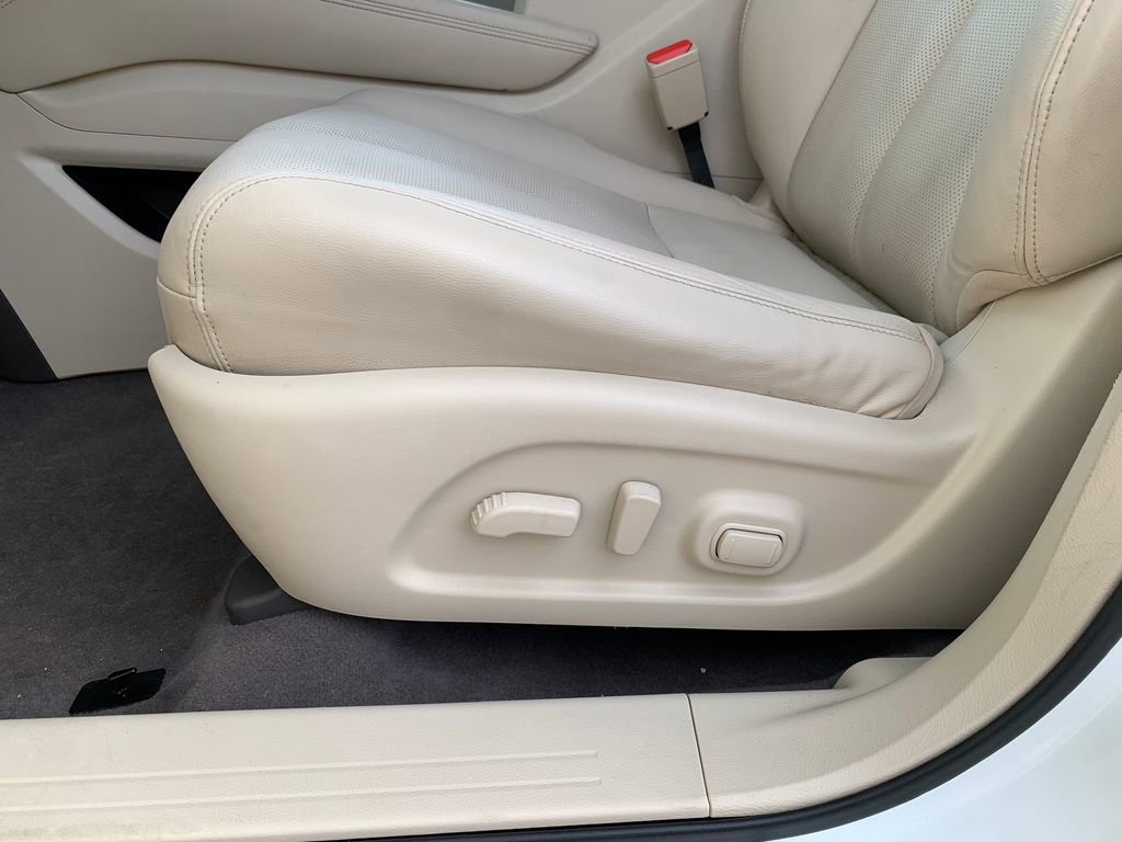 Used 2016 Nissan Murano Platinum w/ Platinum Technology Package FWD image 22
