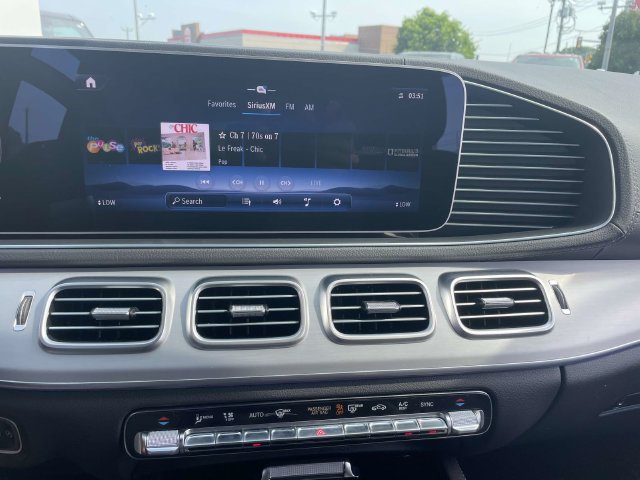 Used 2024 Mercedes-Benz GLS 450 4MATIC image 31