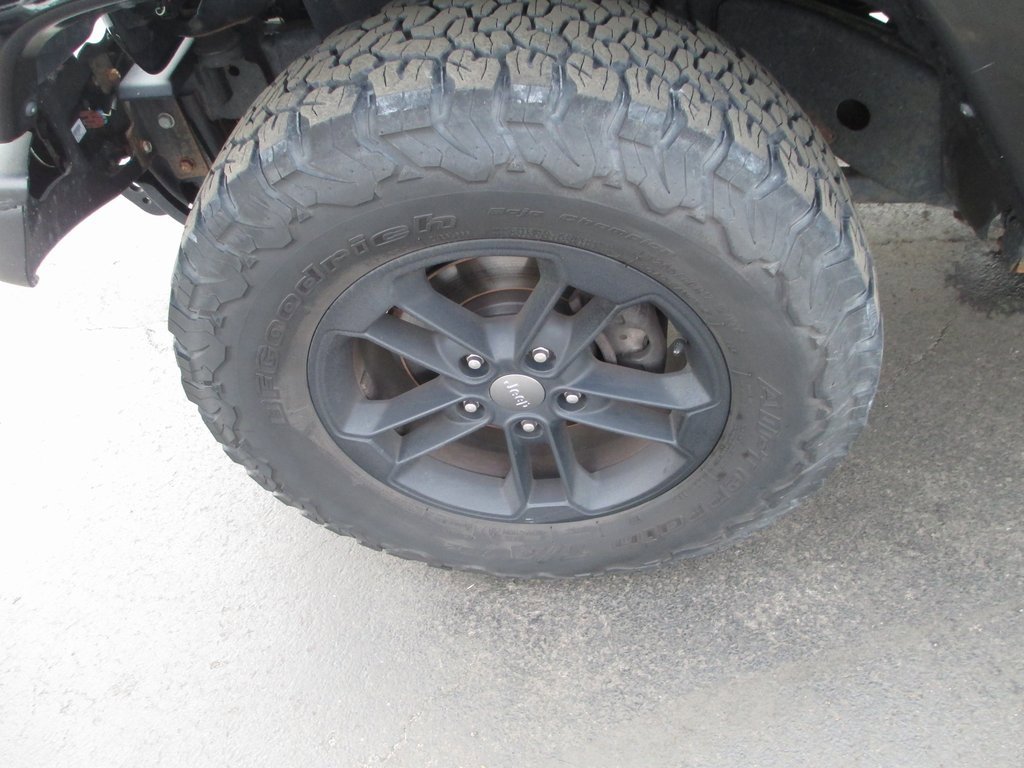 Used 2017 Jeep Wrangler Unlimited Sahara image 11