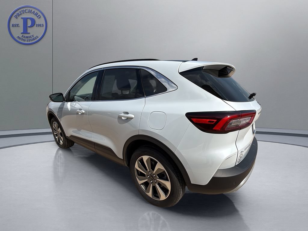 Used 2025 Ford Escape Platinum AWD/4WD image 5