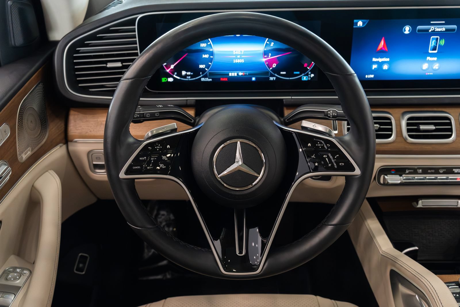 Used 2024 Mercedes-Benz GLE 450 4MATIC image 11