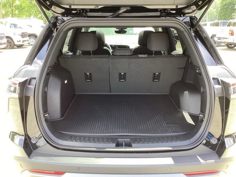New 2027 Chevrolet Equinox LT w/ Safety and Technology Package AWD/4WD image 13