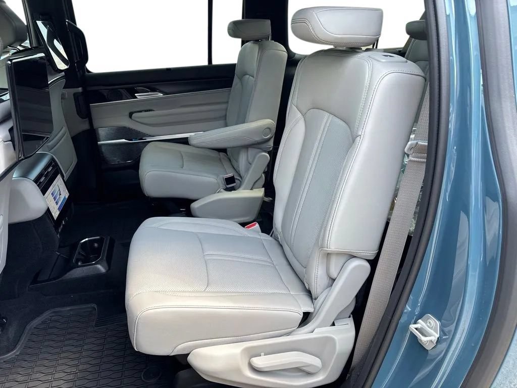 New 2026 Jeep Grand Wagoneer L Summit AWD/4WD image 28