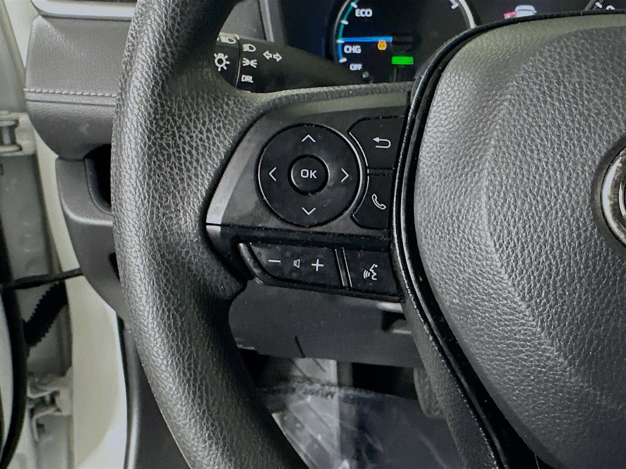 Used 2022 Toyota RAV4 LE AWD/4WD image 16