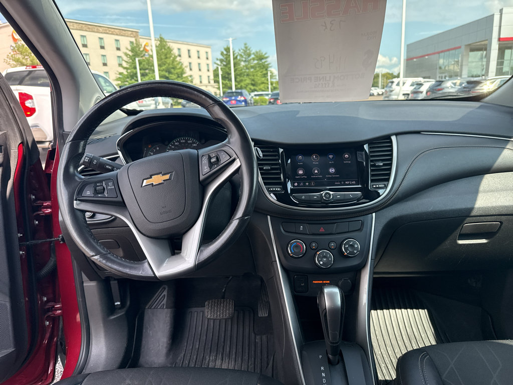 Used 2020 Chevrolet Trax LT w/ Driver Confidence Package FWD image 12