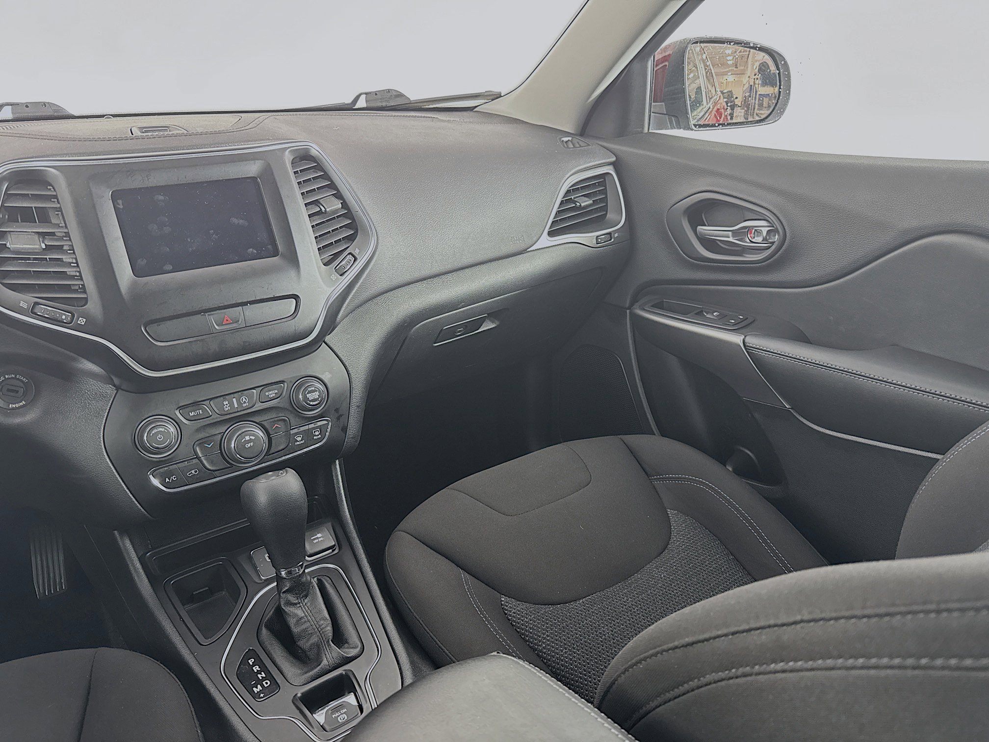 Used 2019 Jeep Cherokee Latitude w/ Cold Weather Group image 22