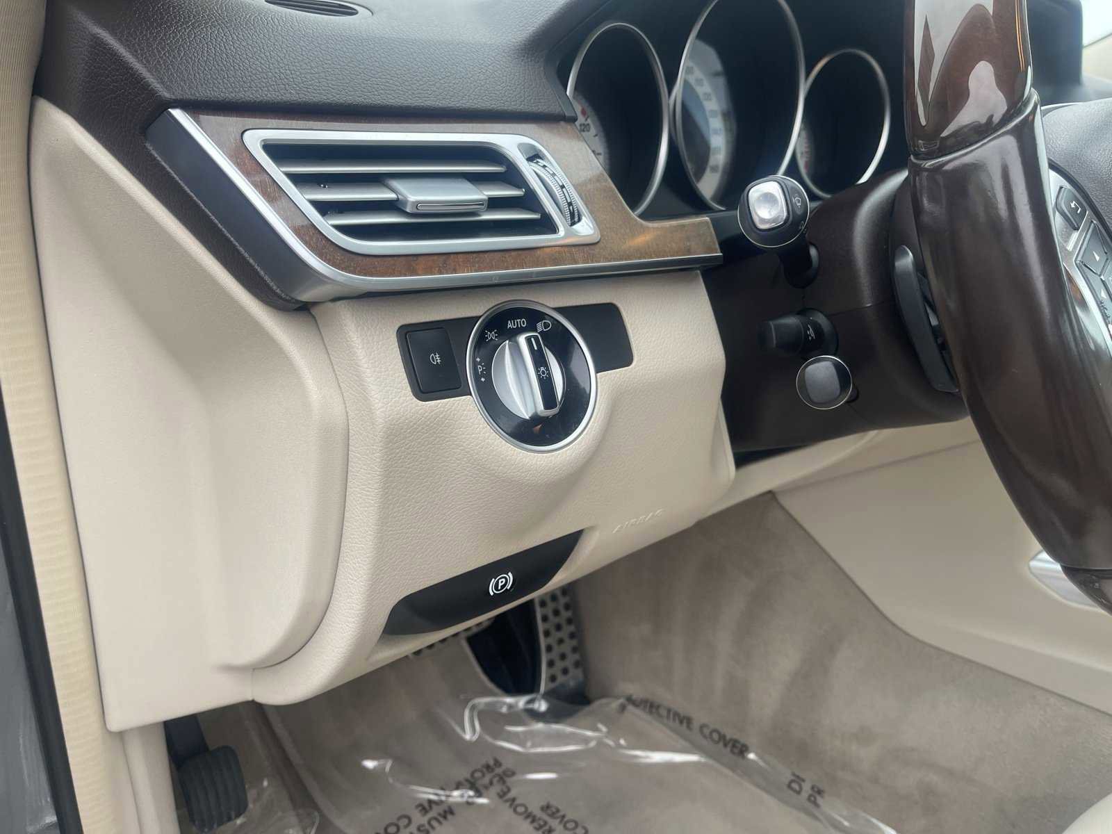 Used 2015 Mercedes-Benz E 350 Sedan image 20