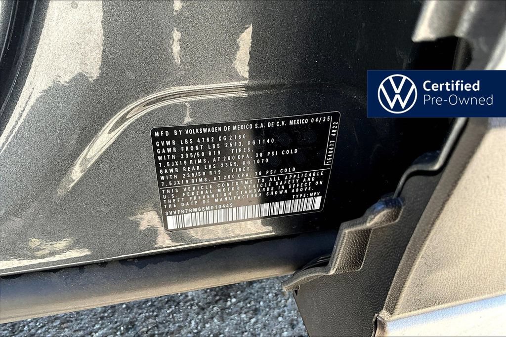 Used 2025 Volkswagen Tiguan SE FWD image 20