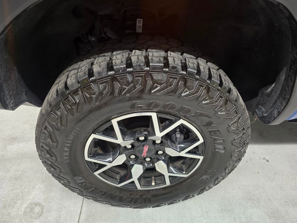 Used 2024 GMC Canyon AT4X AWD/4WD image 12