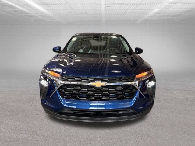 Used 2024 Chevrolet Trax LS w/ LS Convenience Package FWD image 2