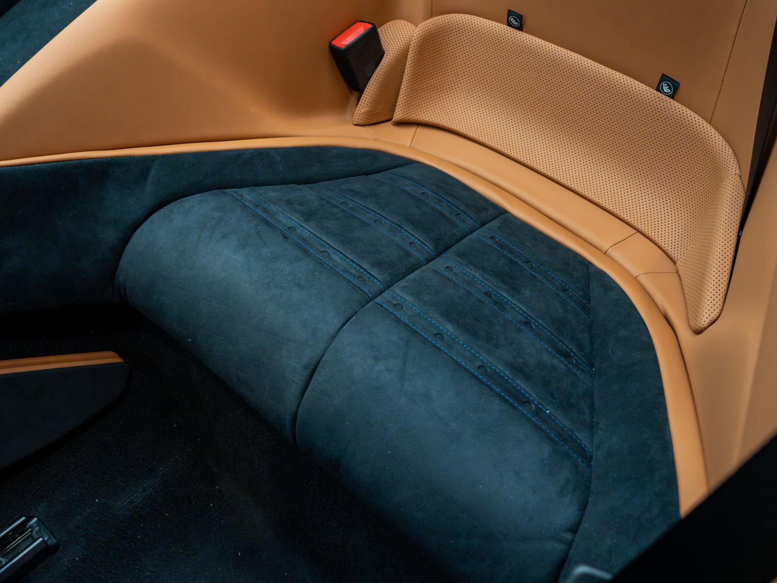 Used 2025 Ferrari Roma Spider RWD image 14
