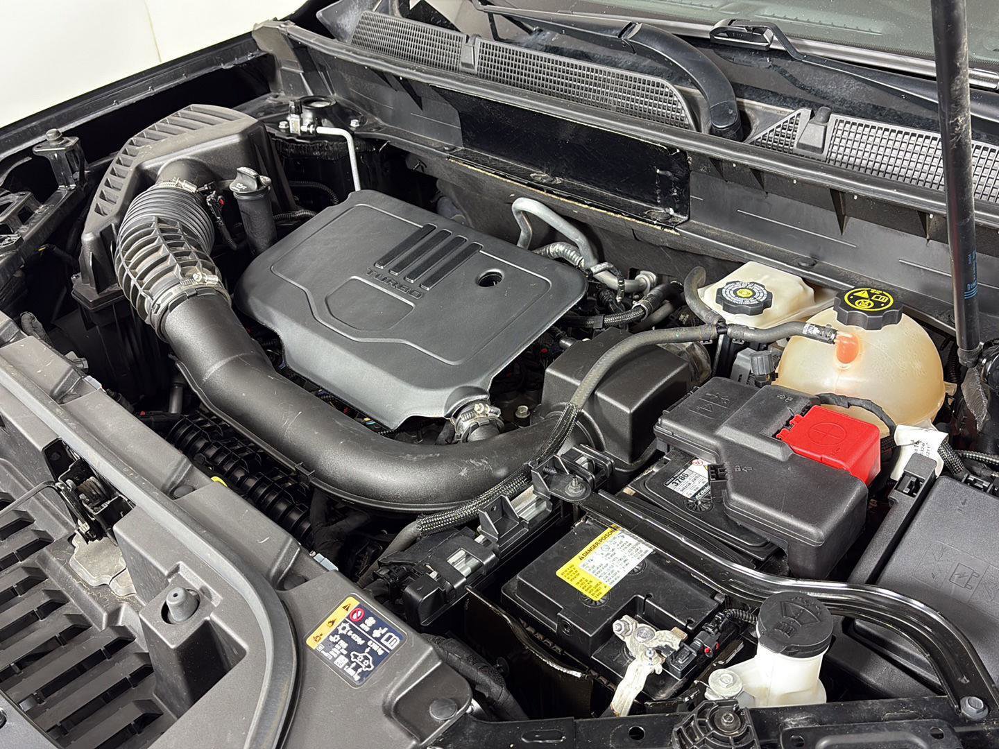 Used 2022 GMC Acadia SLE w/ Driver Convenience Package image 10