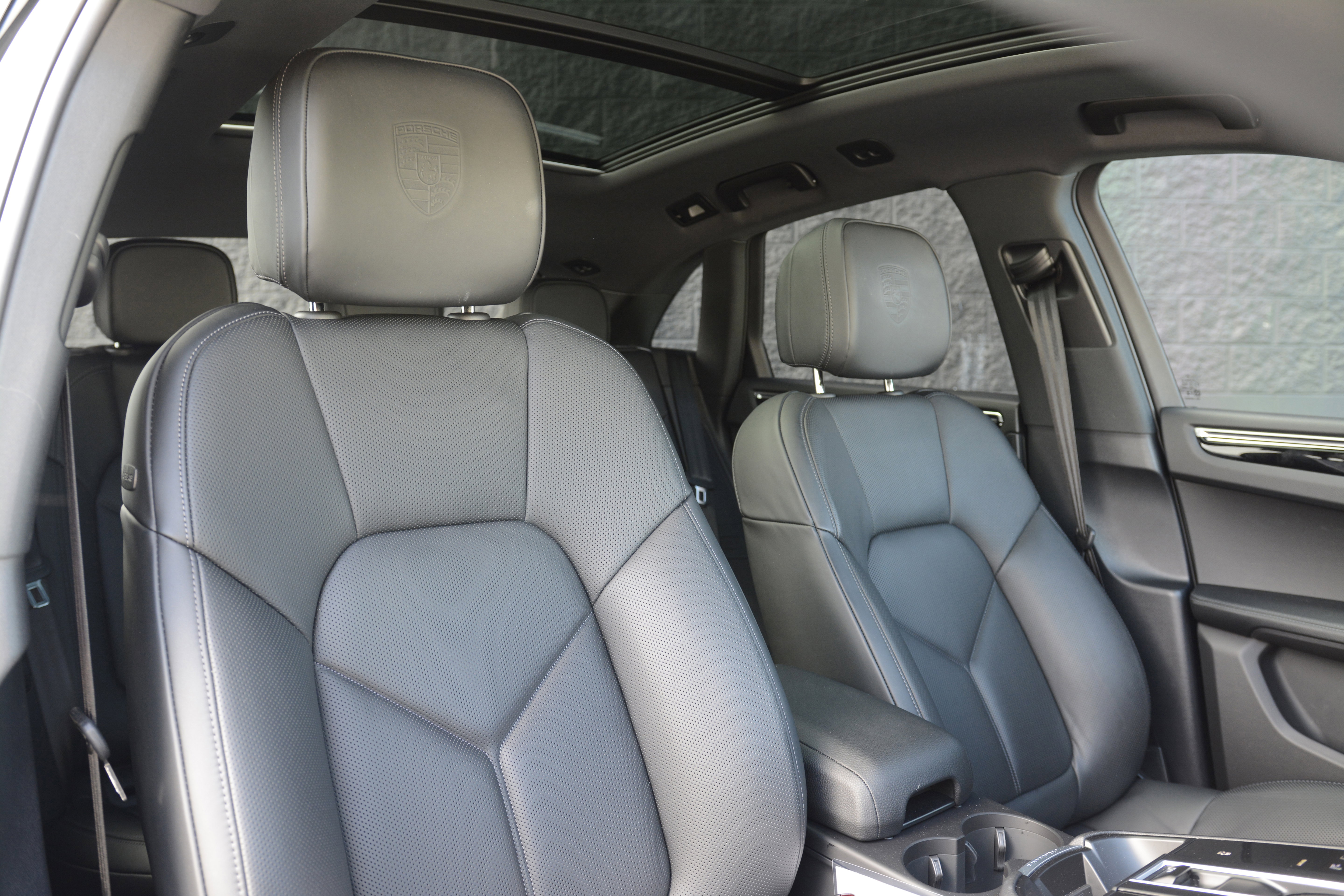 Certified 2026 Porsche Macan AWD/4WD image 26
