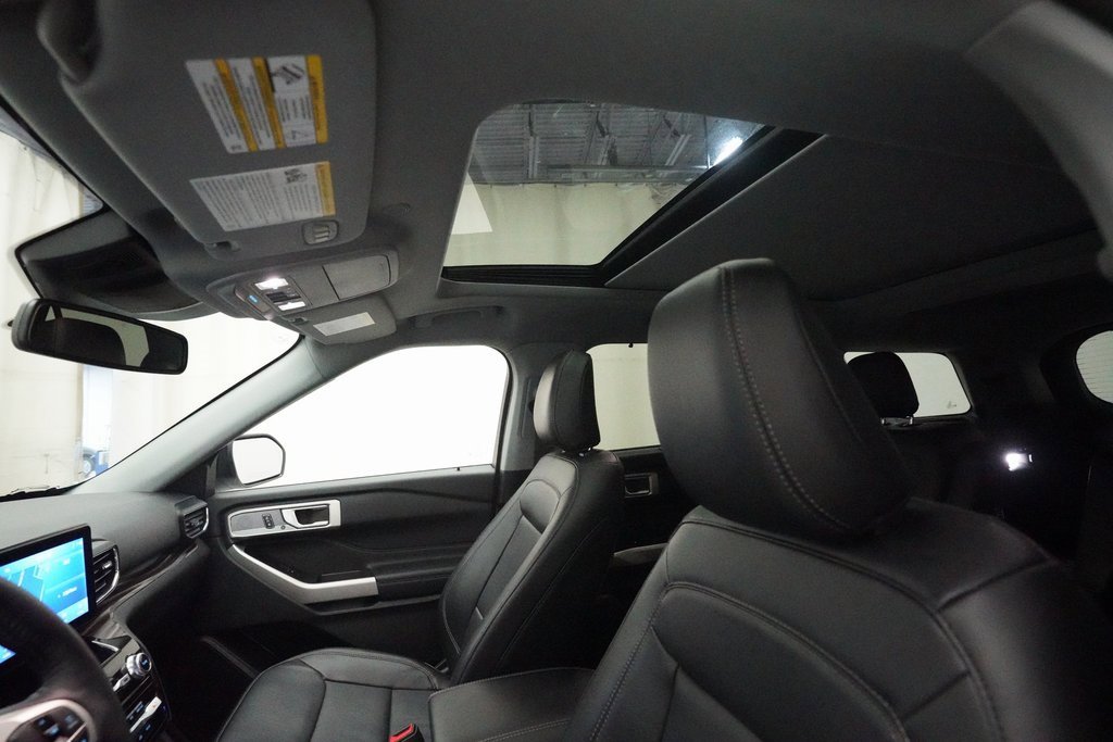 Used 2023 Ford Explorer Limited w/ Equipment Group 301A image 32