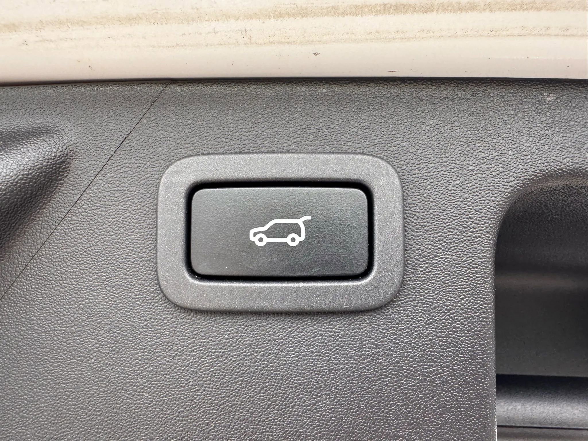 Used 2019 Land Rover Discovery Sport HSE image 34