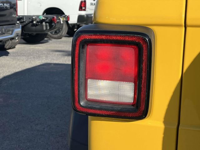 Used 2018 Jeep Wrangler Unlimited Sport image 10