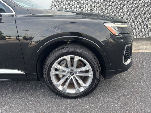 Used 2025 Audi Q7 3.0T Premium Plus AWD/4WD image 3